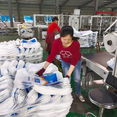 De blokbodem pp cementeert Zakken